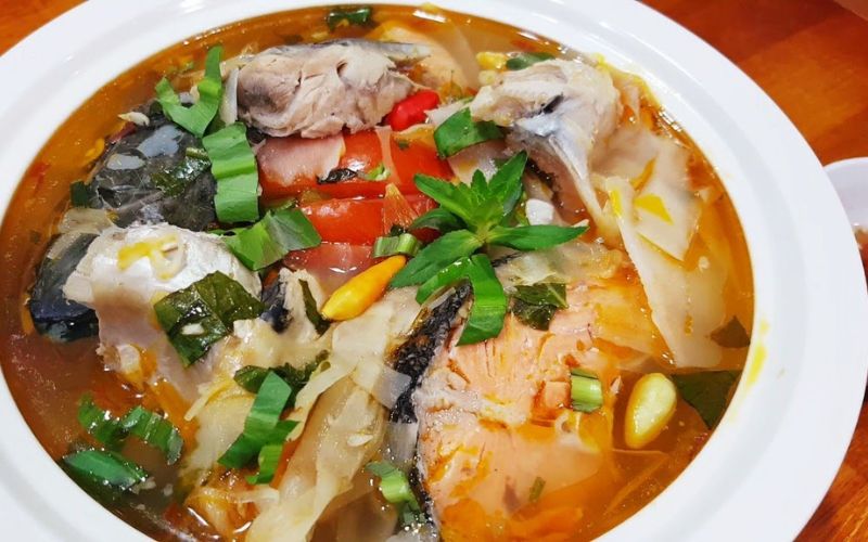 Canh chua cá hồi – món ăn giúp cho não thai nhi phát triển toàn diện