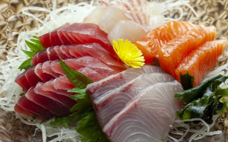 Sashimi là món khai vị có khả năng đánh thức vị giác của người dùng