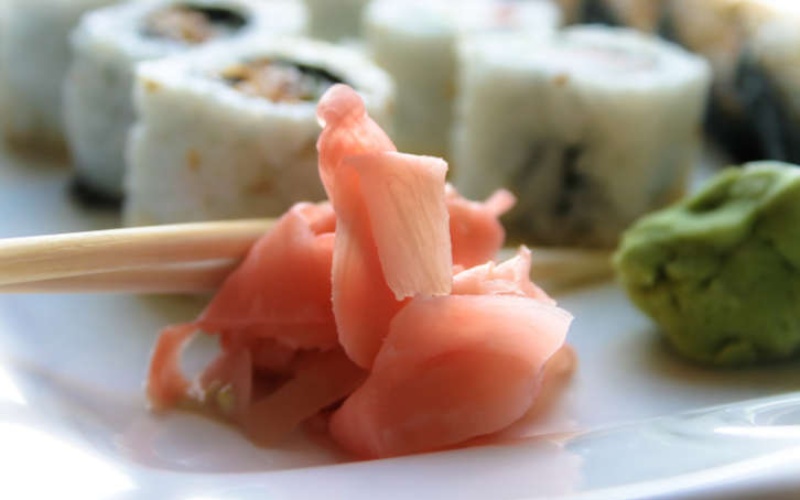 Bạn nên ăn một miếng gừng ngâm (gari) giữa các loại Sushi khác nhau