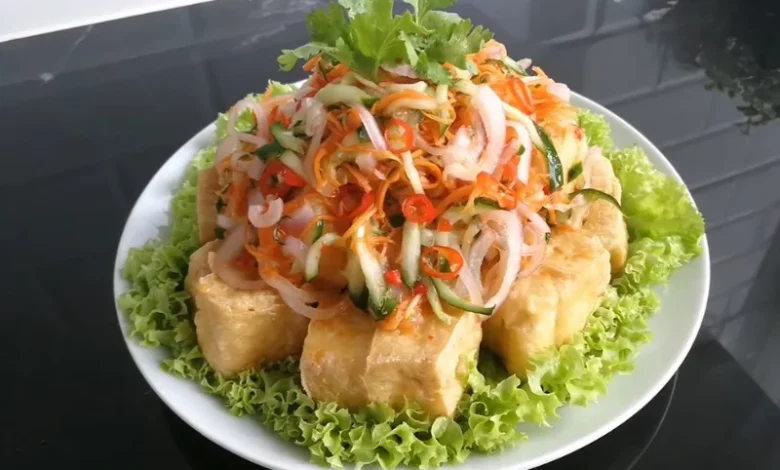 Cách làm salad đậu hũ chiên ăn sáng vừa đủ chất lại no lâu